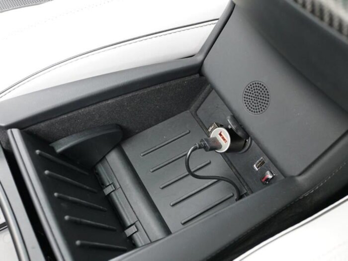 Tesla Model S and Model X: Middle Console Organizer + Wireless Charging Pad - Image 2
