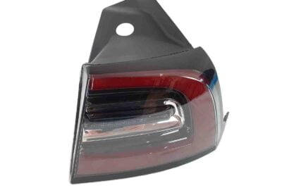 Model 3_Right Outer Tail Light (Chassis part) (1077398-00-F,107739800F,1077398 00 F)