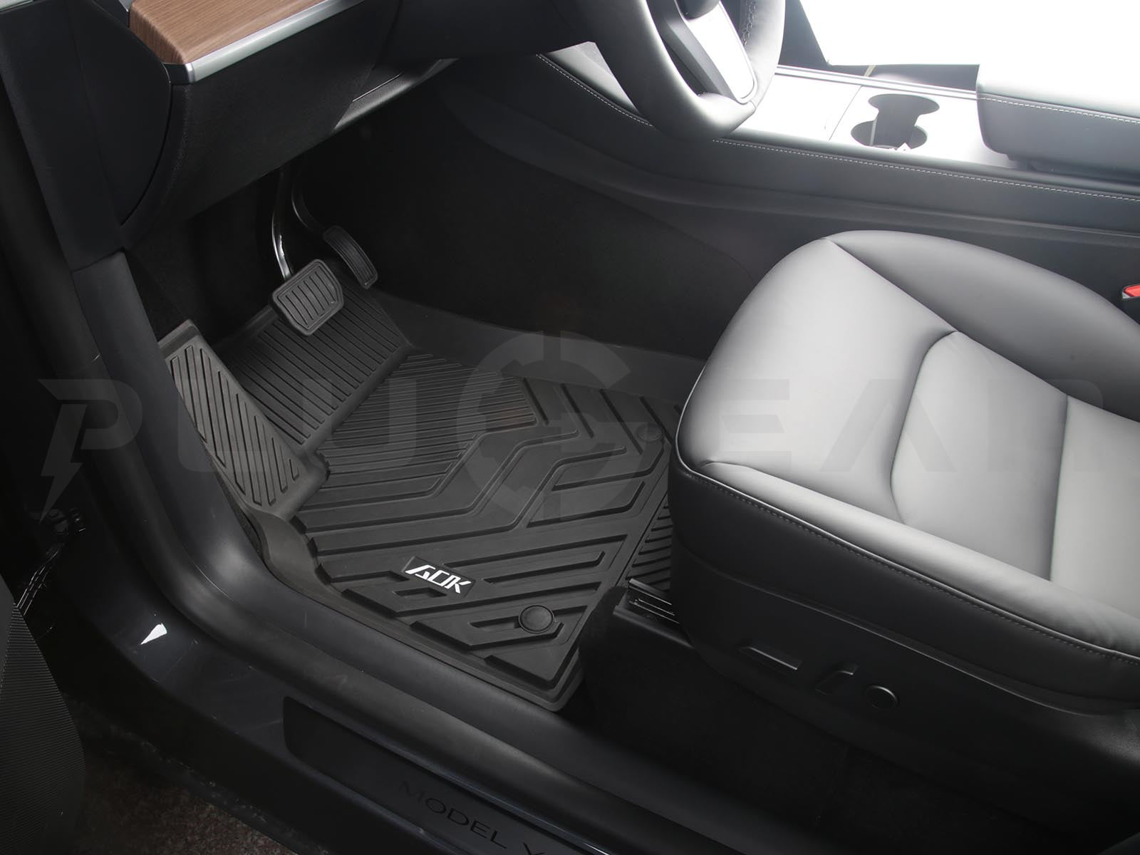 Tesla Model Y : Jeu de tapis de sol intérieur tout temps (3 pièces,  caoutchouc recyclable de qualité supérieure) LHD - Plugear