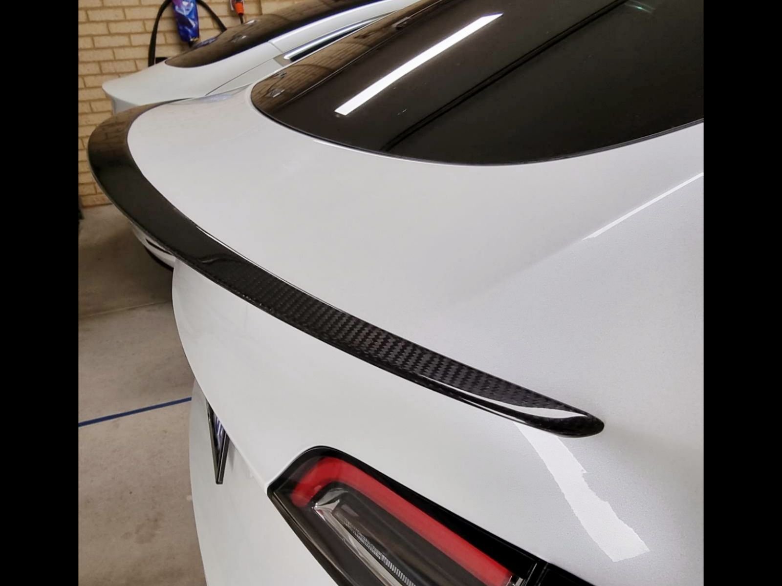 ty231_Tesla Model Y_Performance Tail Spoiler (Genuine Carbon Fiber)_00 ty231_Tesla Model Y_Performance Tail Spoiler (Genuine Carbon Fiber)