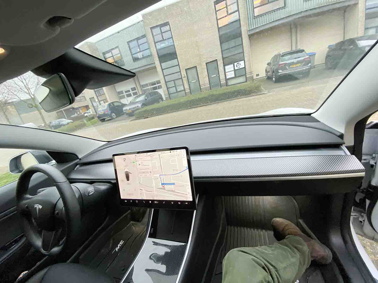 Tesla Model Y: Dashboard Trim Cover - Plugear