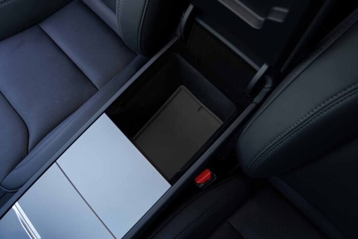 mh352_Tesla Model 3 (2024 Highland)_Armrest Storage Mat (Premium Silicone Rubber)
