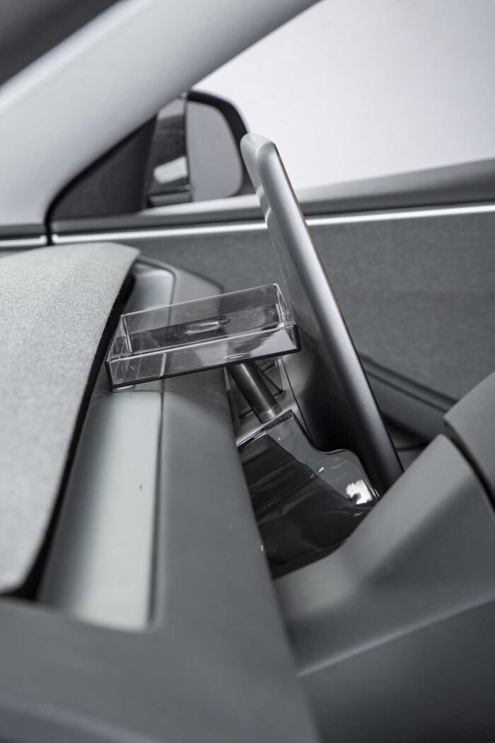 mh363_Tesla Model 3 (2024 Highland)_Behind Screen Organizer & Under Screen Storage Tray6