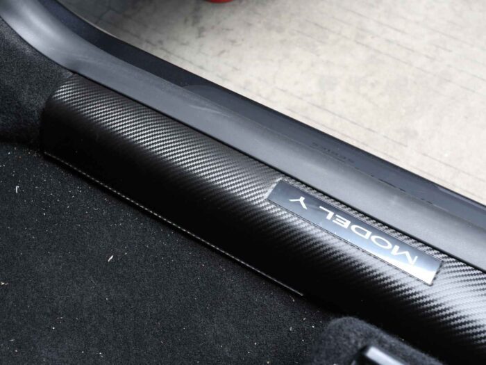 TJ385_Tesla-Model-Y-2025_Juniper-Interior-Door-Sill-Protector-ABS-Carbon-Look